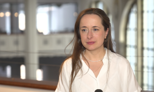 dzieci-podmiotowosc-foto_2 Dorośli i młodzież rozmijają się w postrzeganiu cyberzagrożeń. Dzieci najbardziej boją się hejtu ze strony rówieśników