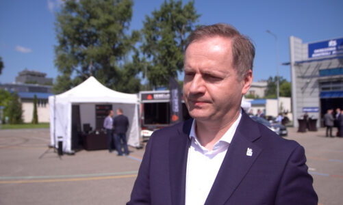 873-zielonka-auta-akceptacja-foto Polacy z niejednoznacznymi opiniami na temat autonomicznych pojazdów. Wiedzą o korzyściach, ale zgłaszają też obawy