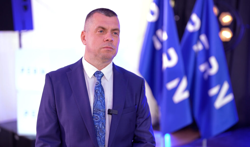 Baza PERN w Dębogórzu zyskała trzy nowe zbiorniki paliwowe. To największy tego typu obiekt w Polsce