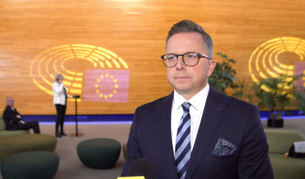 Europejska branża chemiczna przegrywa konkurencję z Chinami. W instytucjach UE trwają prace nad planem wsparcia