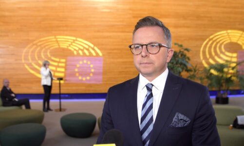 Europejska branża chemiczna przegrywa konkurencję z Chinami. W instytucjach UE trwają prace nad planem wsparcia